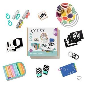 Lovevery the looker playkit